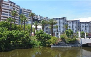 1 Bedroom Apartment in Century City