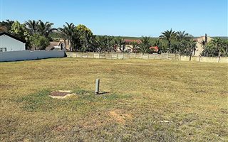 1208 m² Land available in Vanes Estate