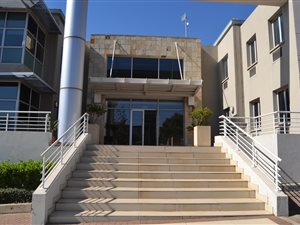 2437 m² Commercial space in Greenstone Hill