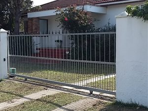 4 Bed House in Newton Park
