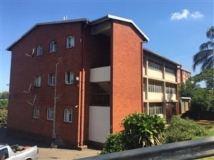 2 Bed Apartment in Montclair