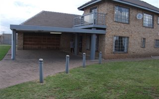 3 Bedroom Townhouse in Vereeniging