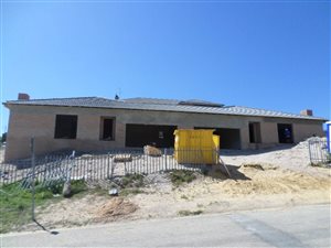 3 Bed Cluster in Fraaiuitsig