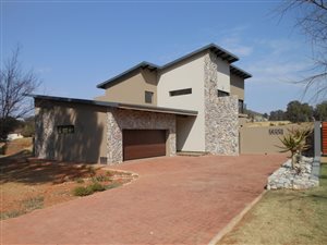 4 Bed House in Eye of Africa