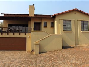 5 Bed House in Wild Fig Estate