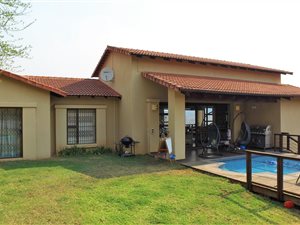 5 Bed House in Wild Fig Estate