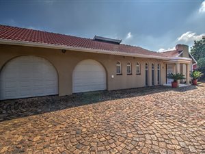 3 Bed House in Glen Marais