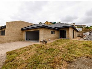 3 Bed Townhouse in Seemeeu Park