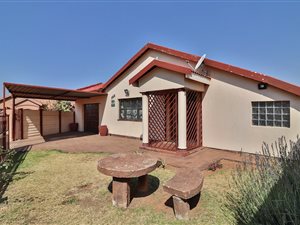 3 Bed House in Lenasia South