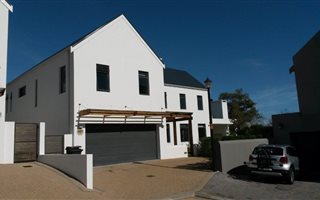 4 Bedroom House in Brandwacht