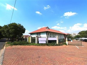2000 m² Office Space in Paulshof