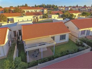 3 Bed Townhouse in Roodepoort Central