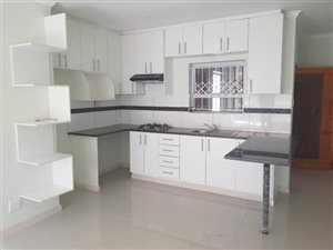 1 Bed Garden Cottage in Lombardy East