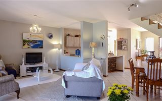 3 Bedroom Townhouse in Beacon Bay
