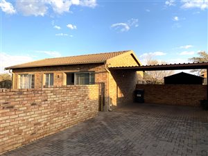 2 Bed Townhouse in Heuwelsig Estate