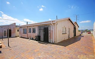 3 Bedroom House in Pimville