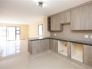 4 Bed House in Overbaakens