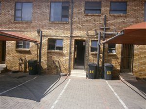 2 Bed Townhouse in General Alberts Park