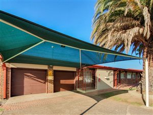 3 Bed Townhouse in Middelburg South