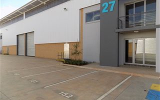 595 m² Industrial space in Pomona