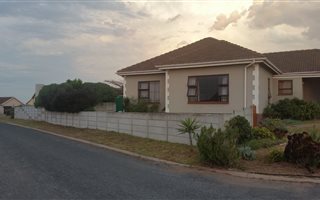 3 Bedroom House in Vredenburg