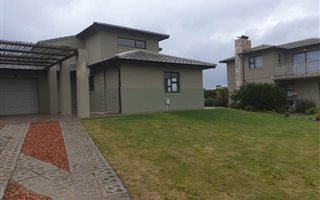 3 Bedroom Townhouse in Hartenbos Landgoed