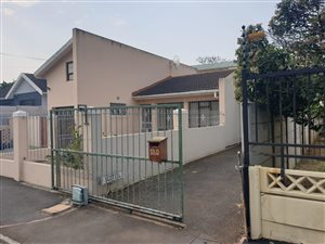 3 Bed House in Strand North