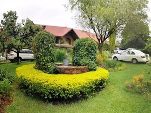 8 Bed House in Mooikloof Equestrian Estate