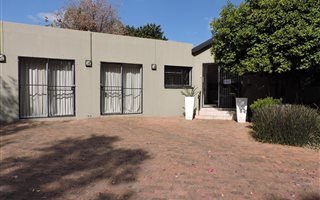 Commercial space in Wilgeheuwel