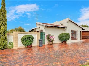 3 Bed Townhouse in Kensington B