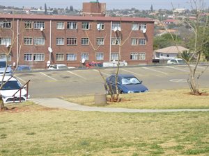 2 Bed Apartment in Laudium