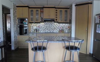 3 Bedroom Simplex in Arboretum