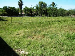 954 m² Land available in Oudtshoorn