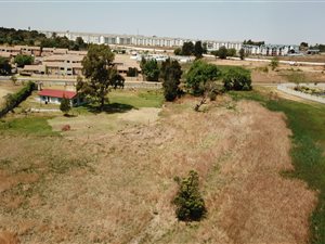 2.1 ha Land available in Erand Gardens