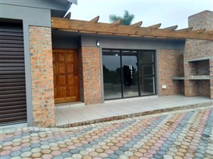 3 Bedroom Cluster in Fraaiuitsig