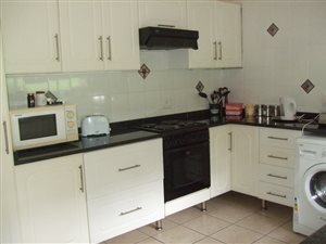 2 Bed Flat in Meerensee
