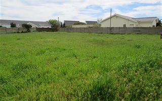 945 m² Land available in Napier