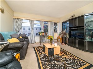 2 Bed Apartment in Wynberg Upper