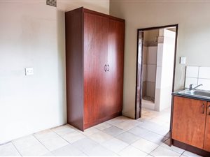 Bachelor apartment in Lambton