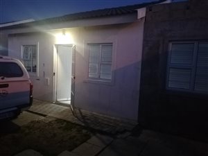 2 Bed House in Pelikan Park