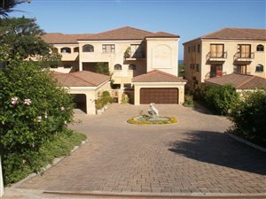 3 Bed Apartment in Shelly Beach