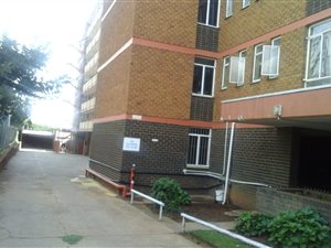 3 Bed Apartment in Muckleneuk