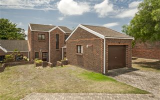 3 Bedroom Townhouse in Taybank