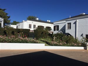 2 Bed Apartment in Saxonwold