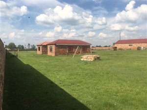 2.7 ha Land available in Hallgate