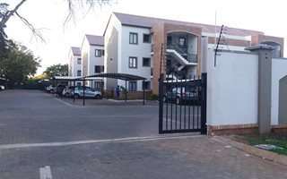 2 Bedroom Apartment in Montana Park