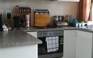 2 Bedroom Apartment in Parow Valley