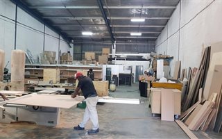 482 m² Industrial space in Springfield Park