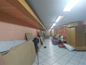 2000 m² Commercial space in Three Rivers