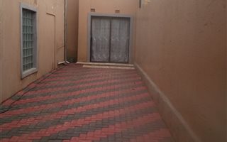 1 Bedroom Apartment in Moroka